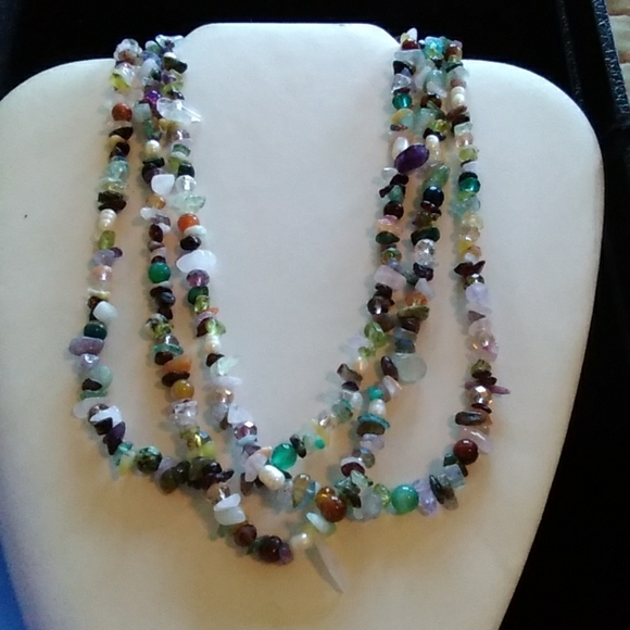 3/$50💎 Multi Gemstone Pearl Necklace - Picture 6 of 6